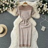 Adelina | Elegante abito in maglia a righe invernale