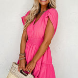 Abito grembiule estivo chic con scollo a V arricciato ed eleganti maniche a pieghe