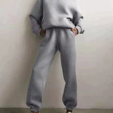 Rinnova il tuo look autunnale con il set da jogging in due pezzi AMY