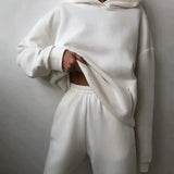 Rinnova il tuo look autunnale con il set da jogging in due pezzi AMY