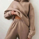 Rinnova il tuo look autunnale con il set da jogging in due pezzi AMY